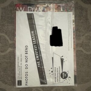 Walt Disney World Magazine - The Sweetest Season Photo Collection - dec 2023